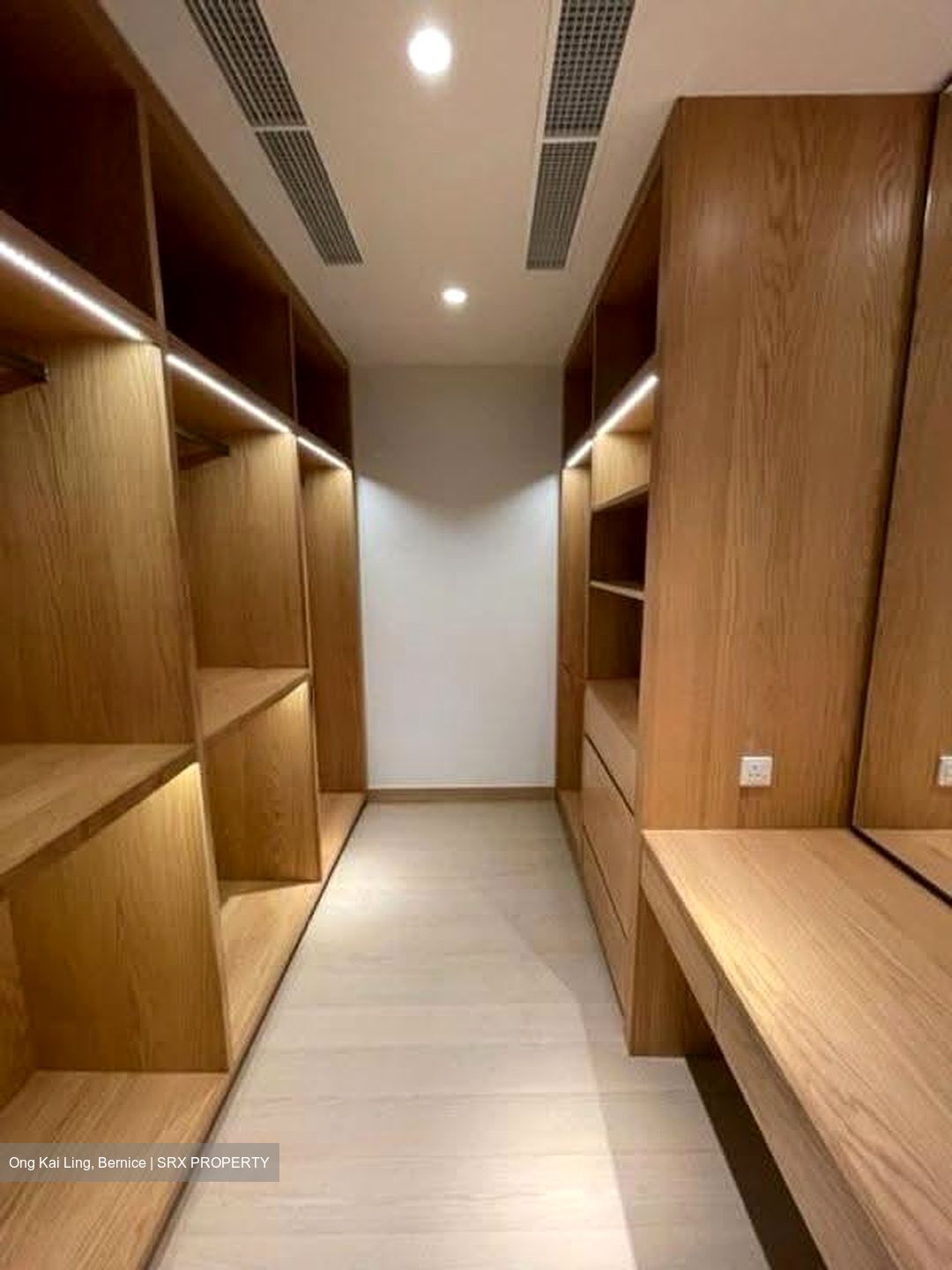 The Colonnade (D10), Condominium #619519031